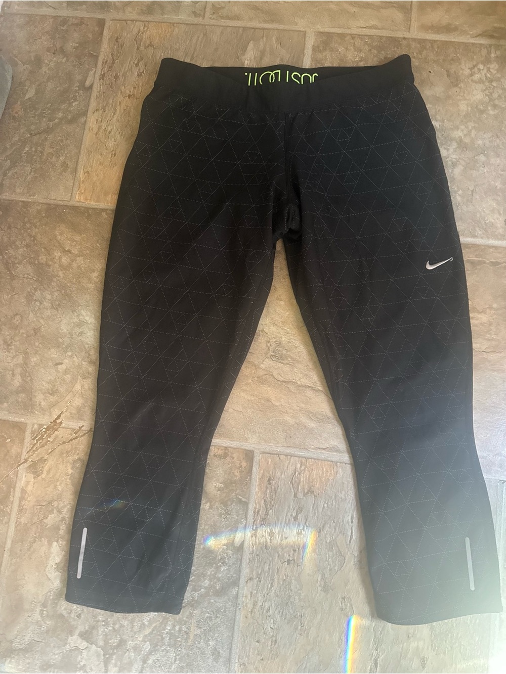 Nike ladies xl Black Capri Leggings with Reflective Swoosh